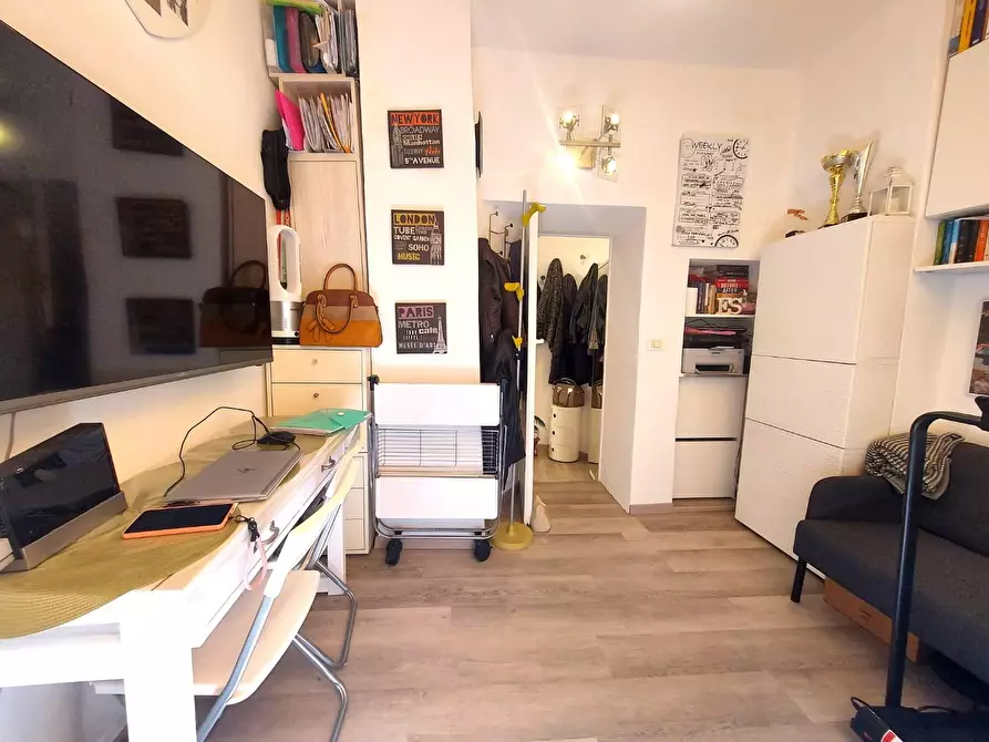 Immagine 43 di Appartamento in vendita  a Lucca