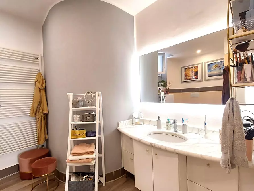 Immagine 29 di Appartamento in vendita  a Lucca