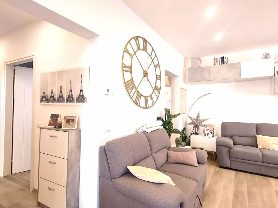 Immagine 45 di Appartamento in vendita  a Lucca