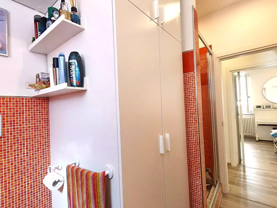 Immagine 25 di Appartamento in vendita  a Lucca