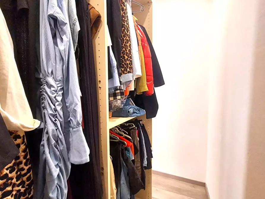 Immagine 14 di Appartamento in vendita  a Lucca