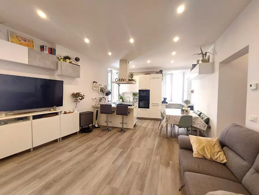 Immagine 3 di Appartamento in vendita  a Lucca