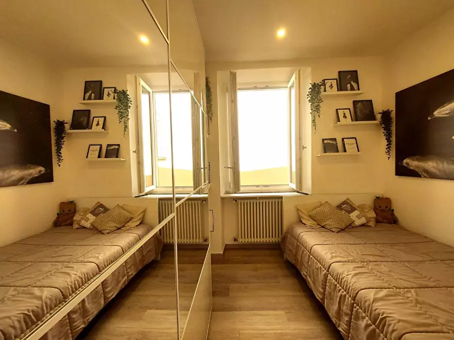 Immagine 38 di Appartamento in vendita  a Lucca