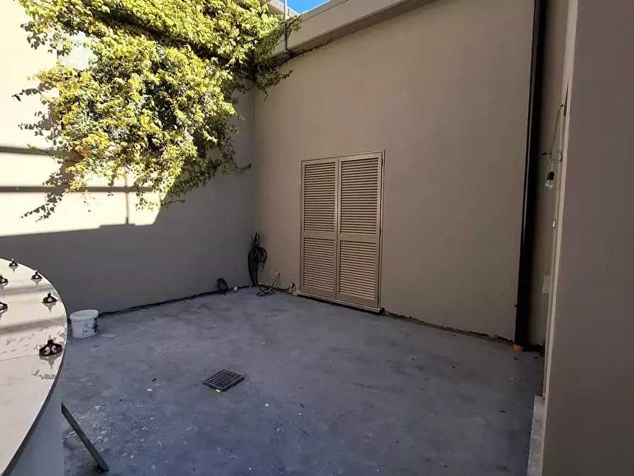 Immagine 2 di Appartamento in vendita  a Carrara