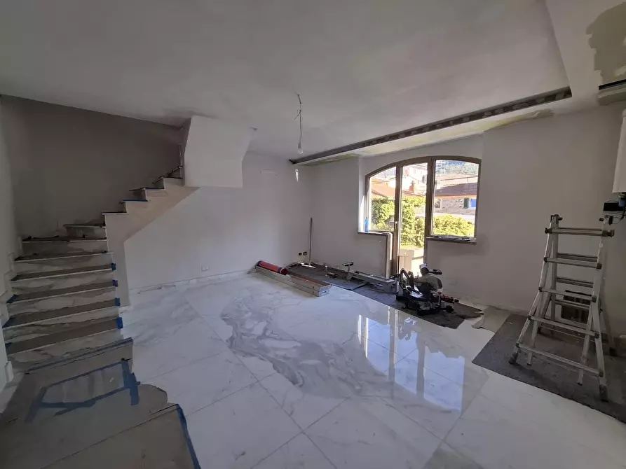 Immagine 9 di Appartamento in vendita  a Carrara