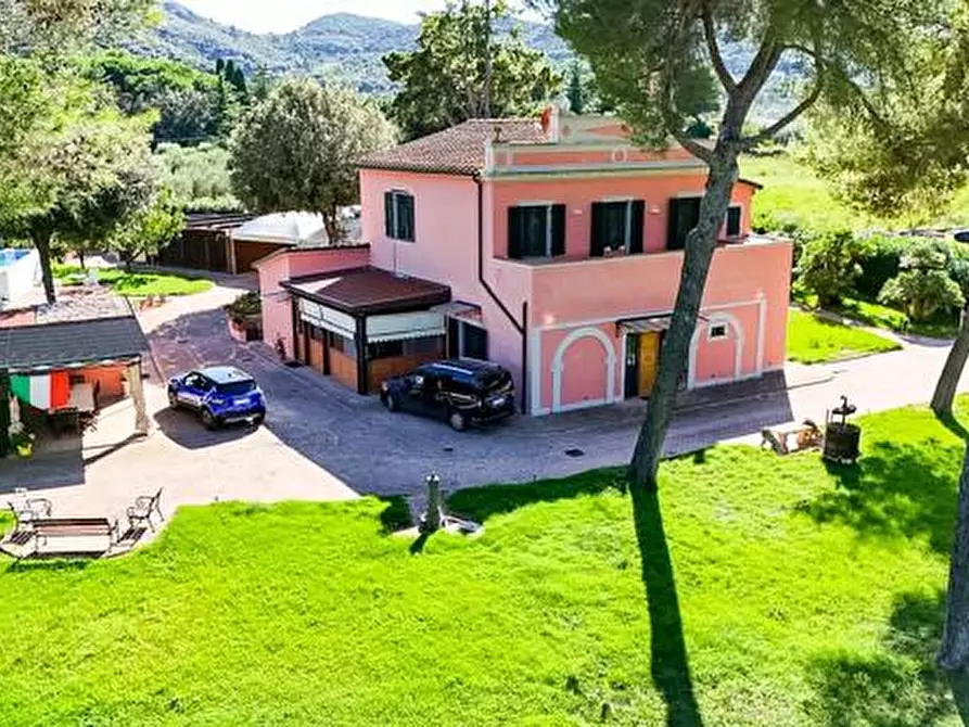 Immagine 40 di Villa in vendita  a Portoferraio
