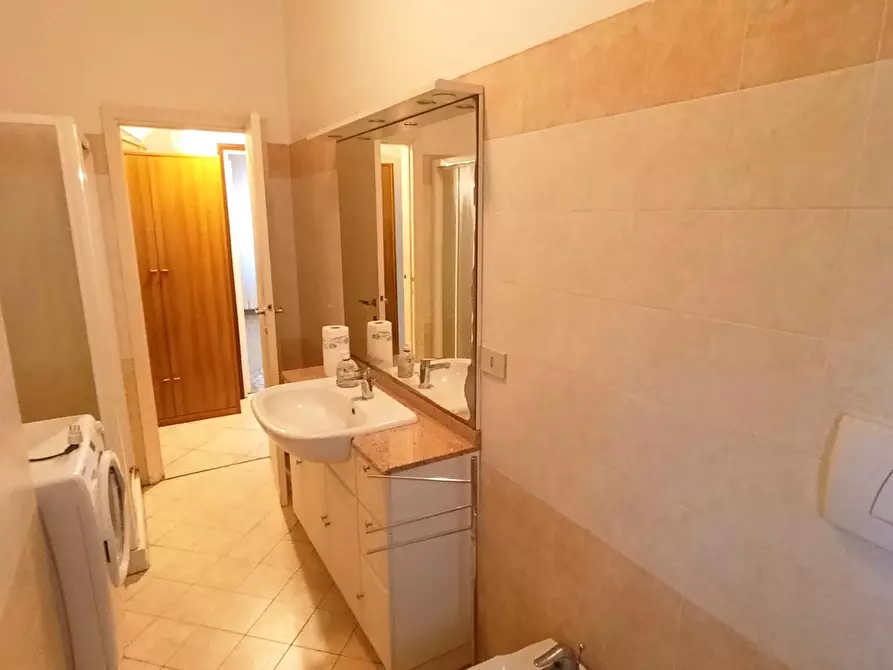 Immagine 19 di Appartamento in vendita  a Livorno