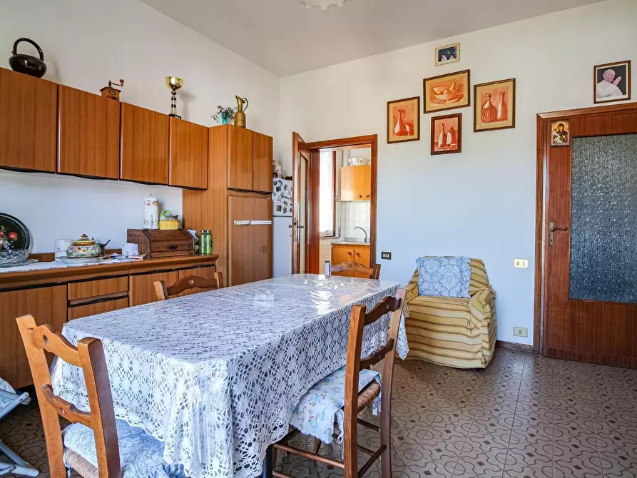 Immagine 11 di Appartamento in vendita  a Vecchiano