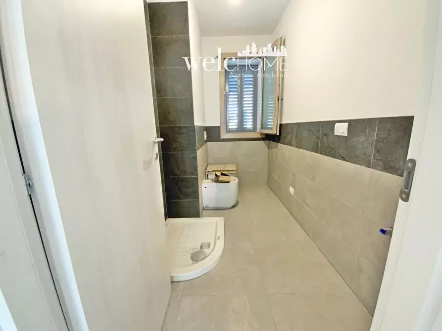 Immagine 17 di Appartamento in vendita  a Campi Bisenzio