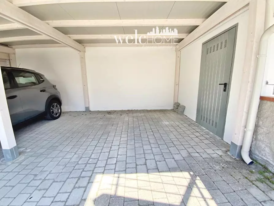 Immagine 24 di Appartamento in vendita  a Campi Bisenzio