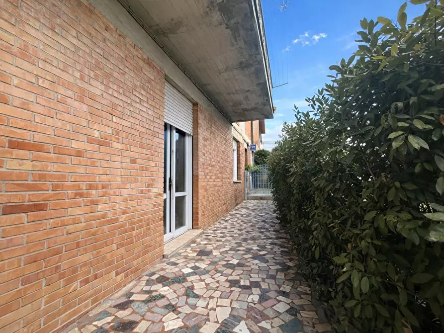 Immagine 31 di Casa trifamiliare in vendita  a Viareggio