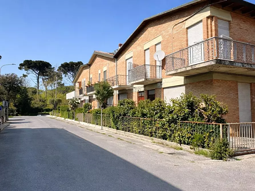 Immagine 4 di Casa trifamiliare in vendita  a Viareggio