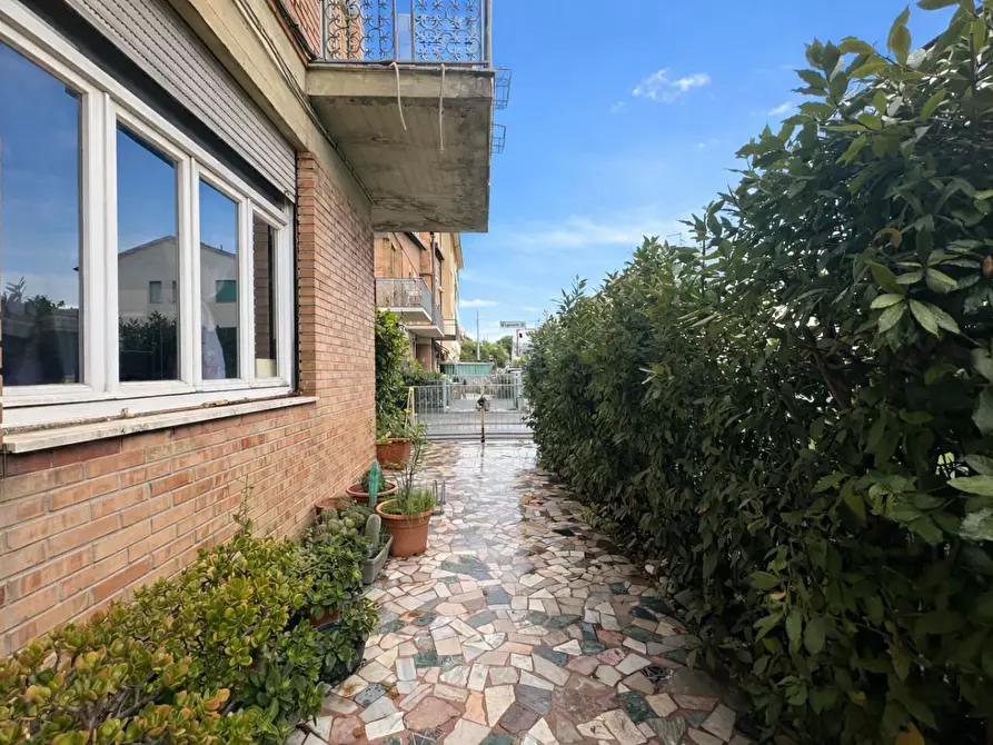 Immagine 10 di Casa trifamiliare in vendita  a Viareggio