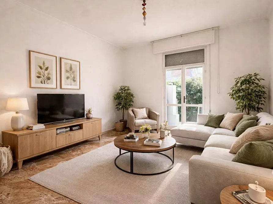 Immagine 9 di Casa trifamiliare in vendita  a Viareggio