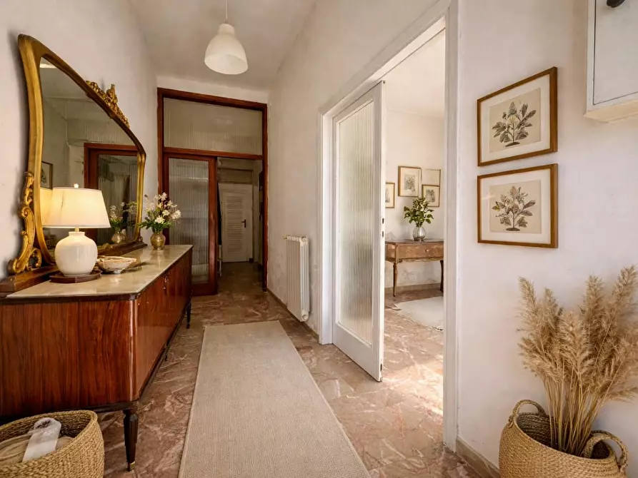 Immagine 6 di Casa trifamiliare in vendita  a Viareggio