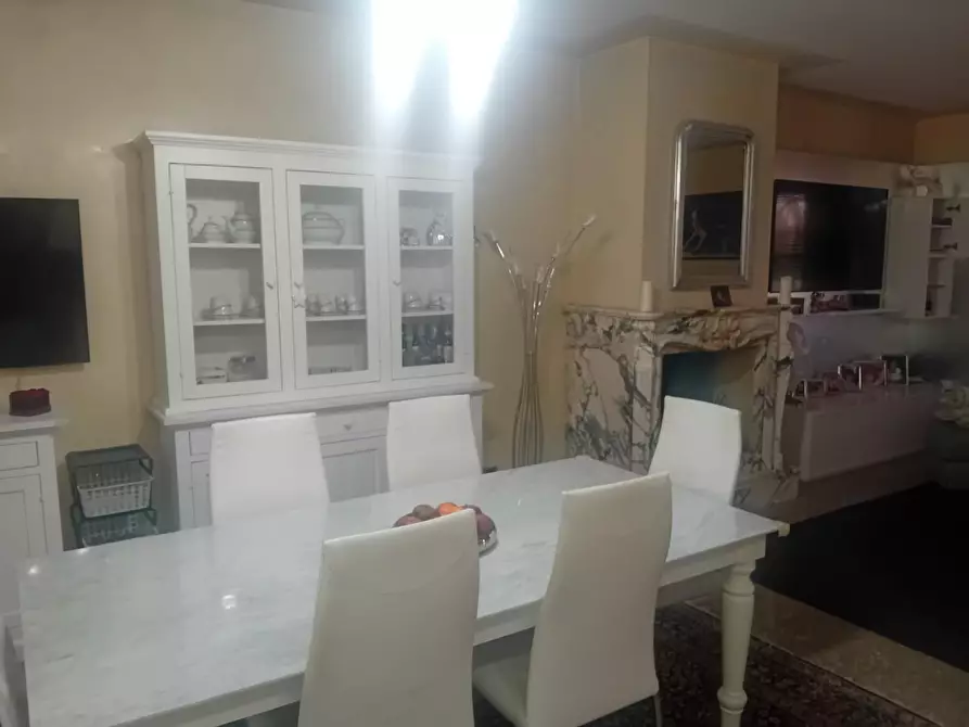 Immagine 5 di Villetta a schiera in vendita  a Carmignano