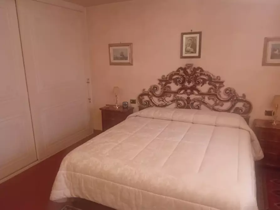 Immagine 12 di Villetta a schiera in vendita  a Carmignano