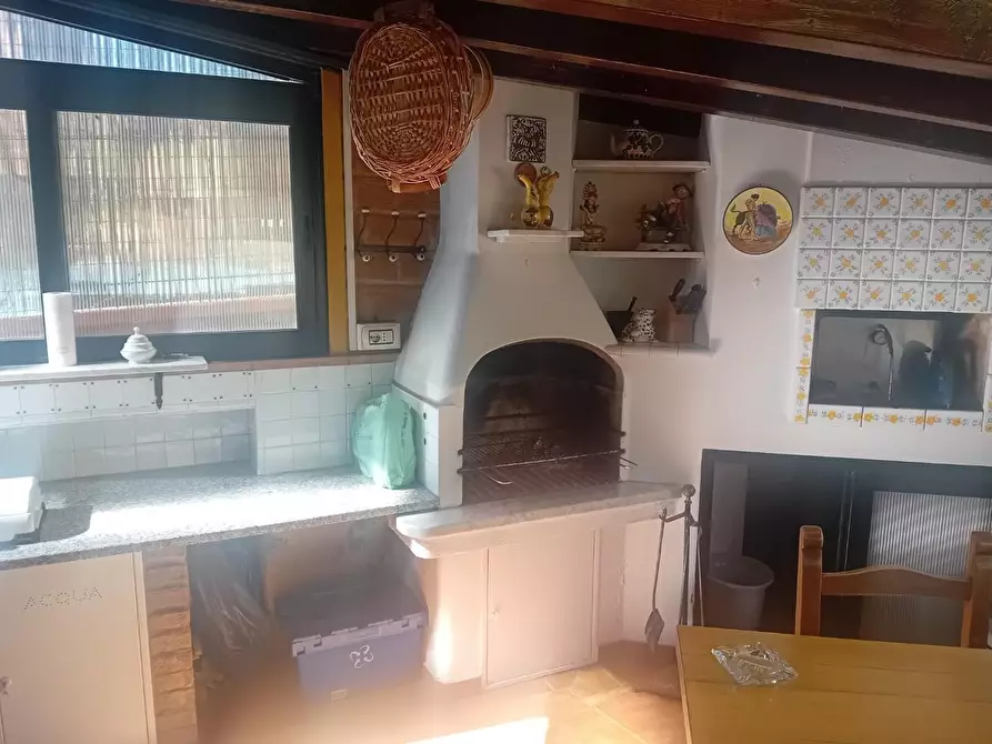 Immagine 13 di Villetta a schiera in vendita  a Carmignano