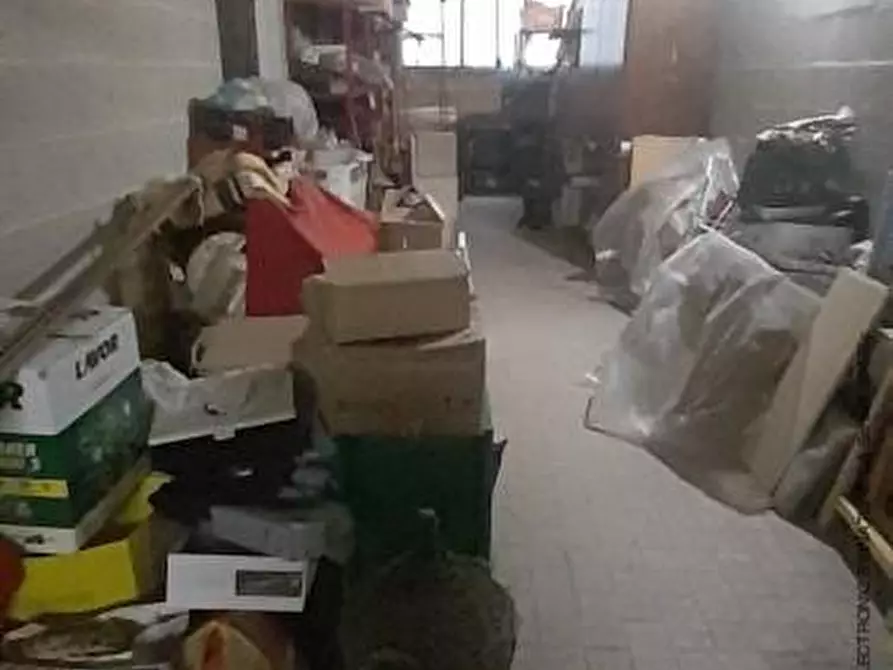 Immagine 2 di Garage in vendita  a Alessandria