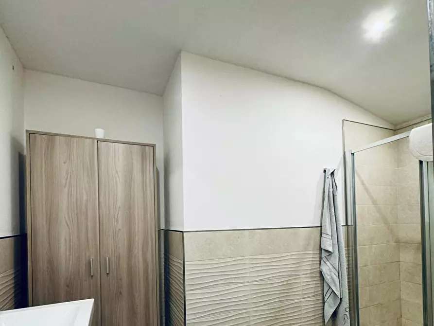 Immagine 14 di Appartamento in vendita  a Lucca