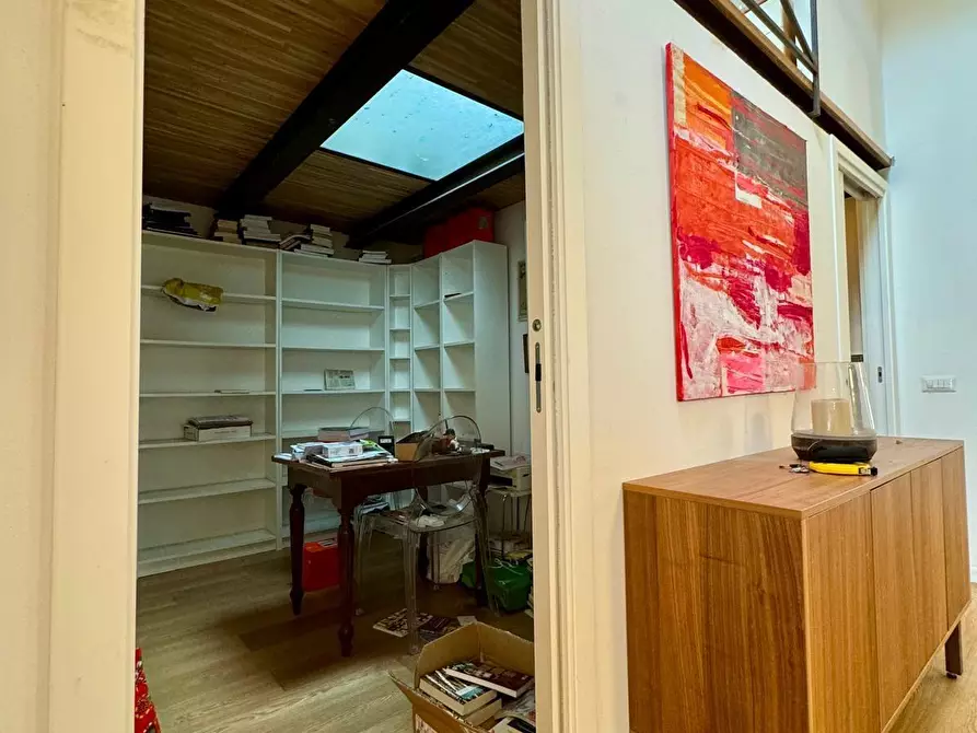 Immagine 31 di Appartamento in vendita  a Lucca