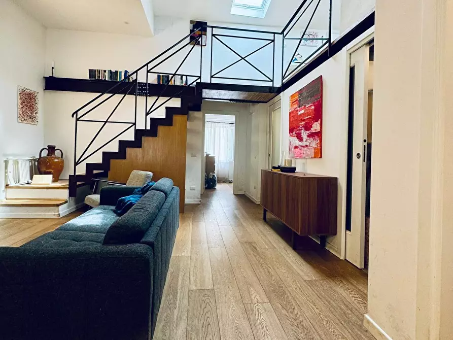 Immagine 41 di Appartamento in vendita  a Lucca