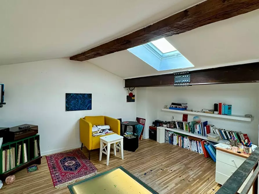 Immagine 25 di Appartamento in vendita  a Lucca