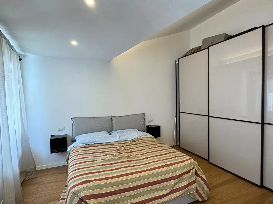 Immagine 35 di Appartamento in vendita  a Lucca