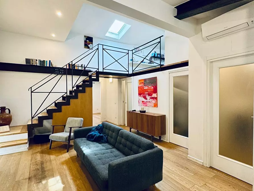 Immagine 13 di Appartamento in vendita  a Lucca