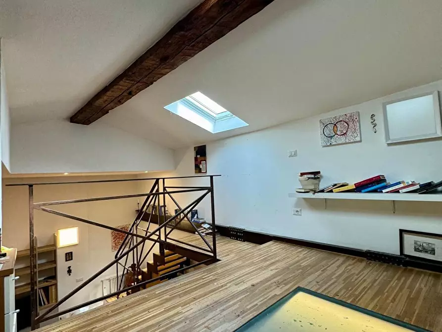 Immagine 27 di Appartamento in vendita  a Lucca