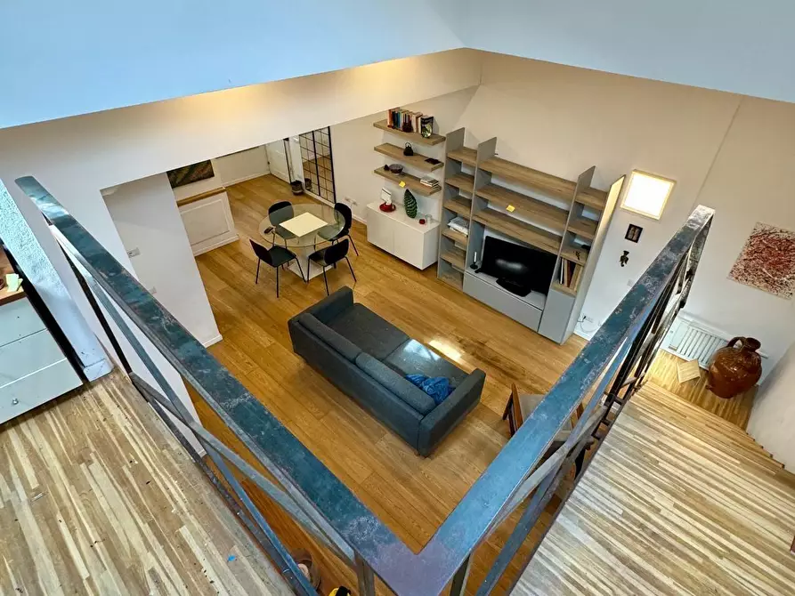 Immagine 1 di Appartamento in vendita  a Lucca