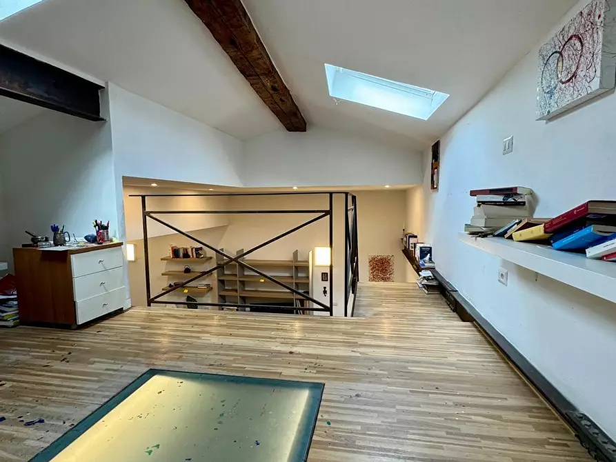 Immagine 26 di Appartamento in vendita  a Lucca