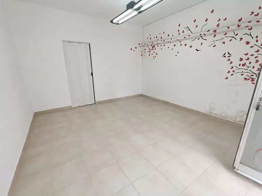 Immagine 3 di Negozio in vendita  a Ponsacco