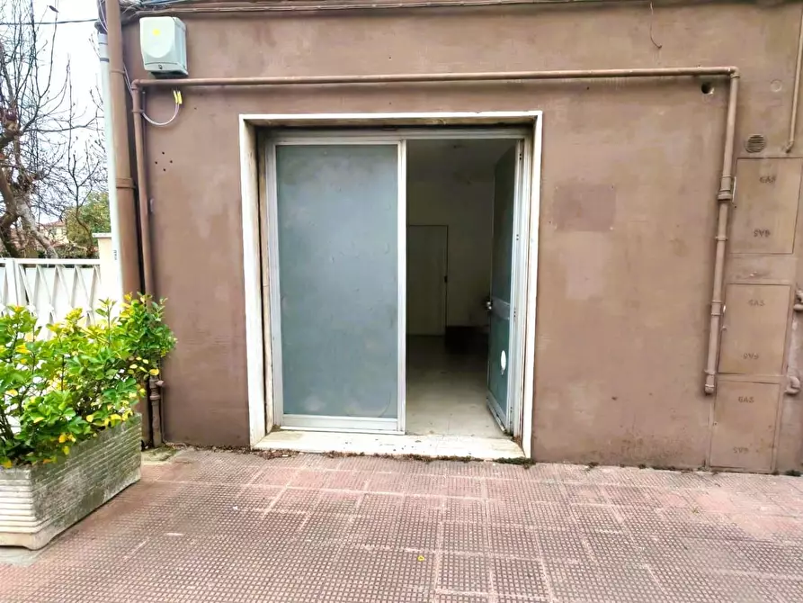 Immagine 5 di Negozio in vendita  a Ponsacco