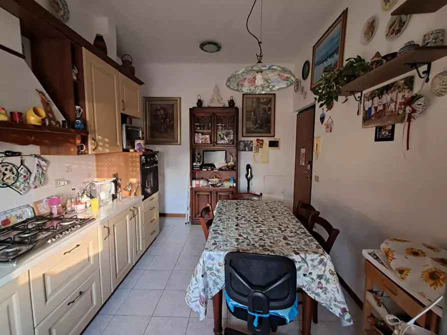 Immagine 2 di Appartamento in vendita  a Livorno
