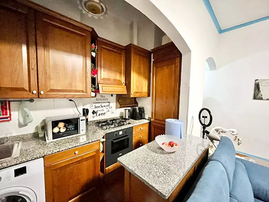 Immagine 2 di Appartamento in vendita  a Massa