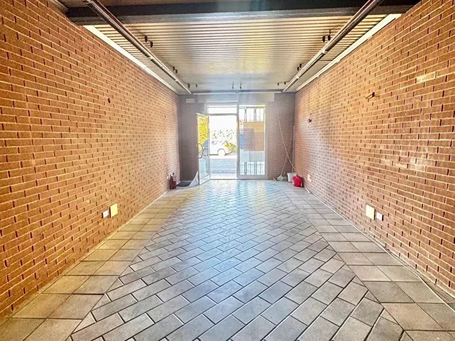 Immagine 2 di Locale commerciale in affitto  a Ponsacco