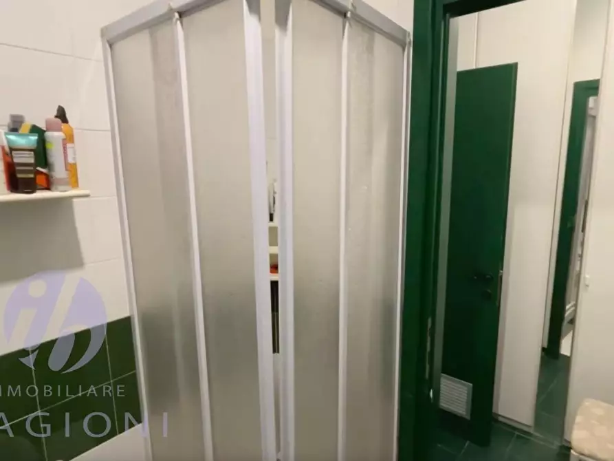 Immagine 11 di Appartamento in vendita  a Montignoso