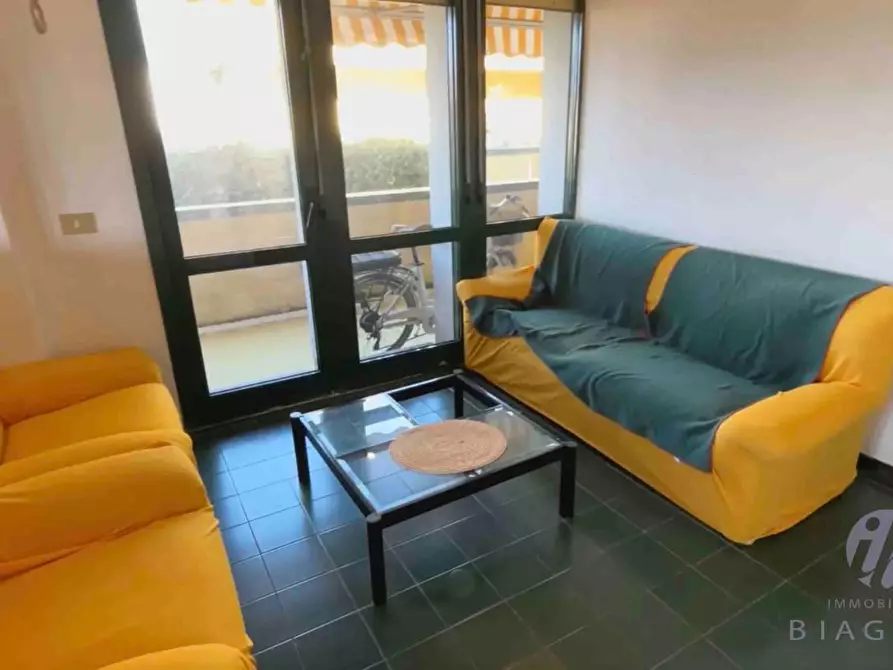 Immagine 1 di Appartamento in vendita  a Montignoso