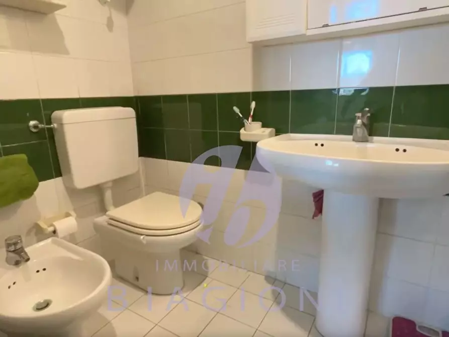 Immagine 10 di Appartamento in vendita  a Montignoso