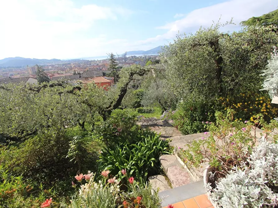 Immagine 12 di Casa semindipendente in vendita  a La Spezia
