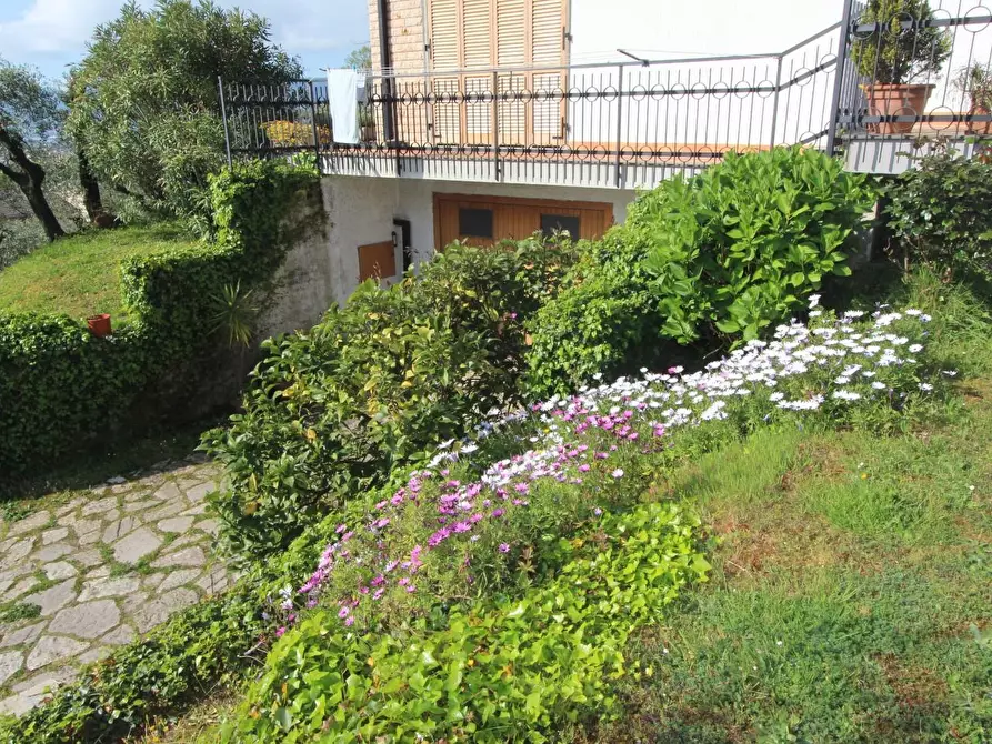 Immagine 17 di Casa semindipendente in vendita  a La Spezia