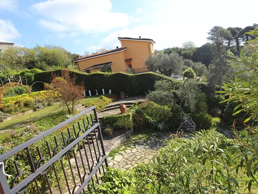 Immagine 13 di Casa semindipendente in vendita  a La Spezia
