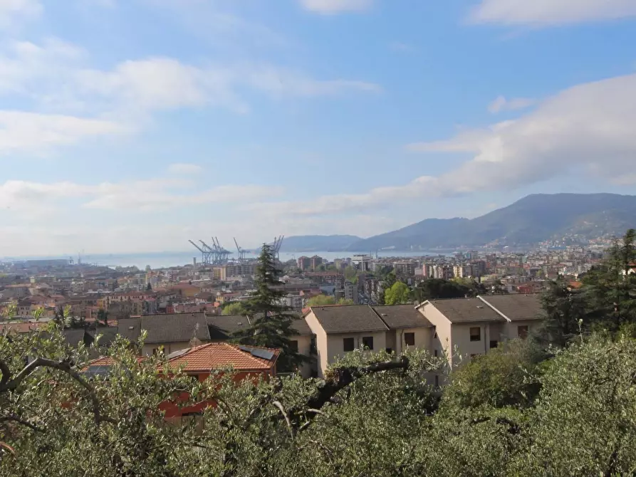 Immagine 11 di Casa semindipendente in vendita  a La Spezia