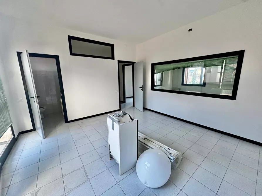 Immagine 5 di Ufficio in affitto  a Ponsacco