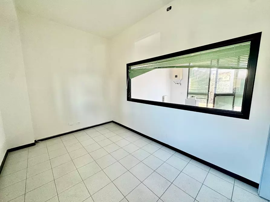 Immagine 2 di Ufficio in affitto  a Ponsacco