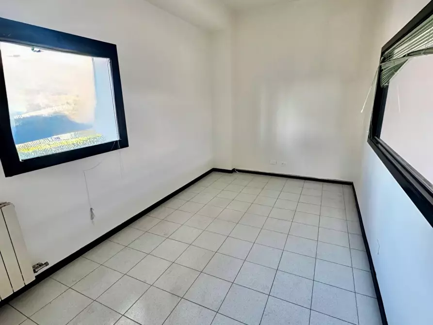 Immagine 4 di Ufficio in affitto  a Ponsacco