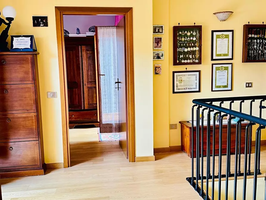 Immagine 11 di Appartamento in vendita  a Siena