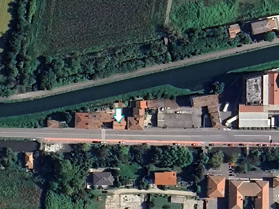 Immagine 2 di Negozio in vendita  a Certosa Di Pavia