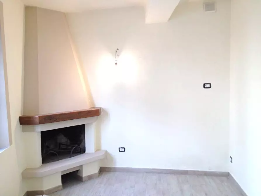 Immagine 1 di Terratetto in vendita  a Lucca